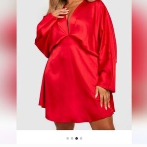 NWOT Boohoo Plus Satin Batwing Skater Dress Size 18